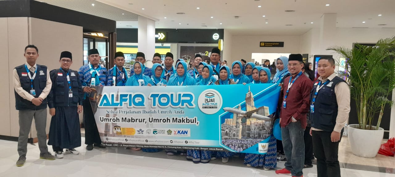 Alfiqtour Lepas 26 Jamaah Umroh ke Baitullah